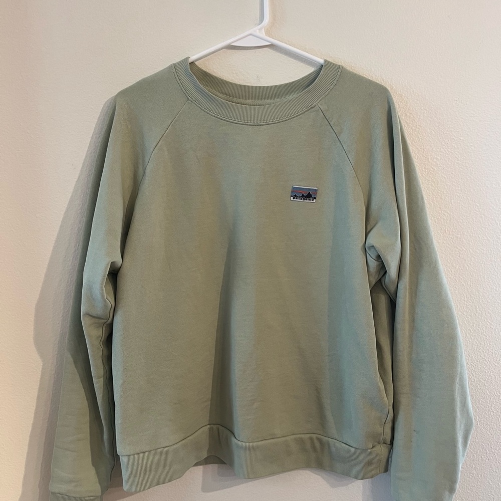 Patagonia Medium crew neck sweater.